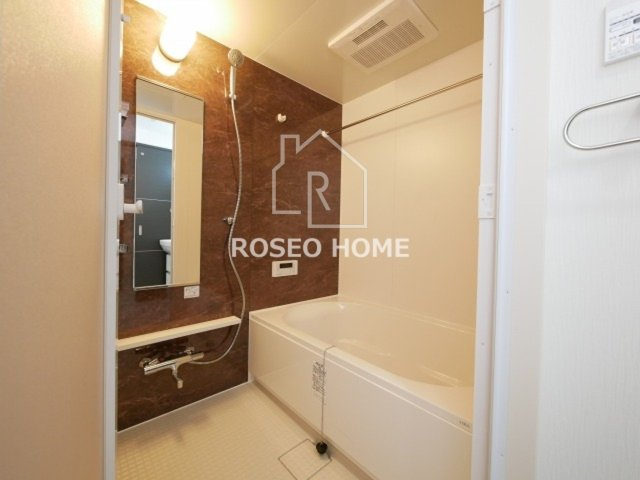 ノーブルスクエア新町の浴室