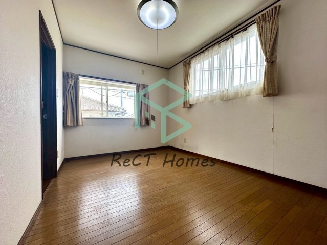 姫路市御立中二丁目中古戸建の洋室