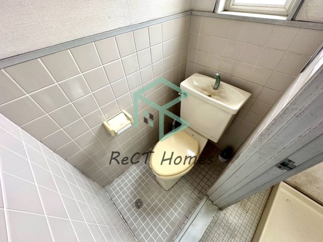 姫路市御立中二丁目中古戸建のトイレ