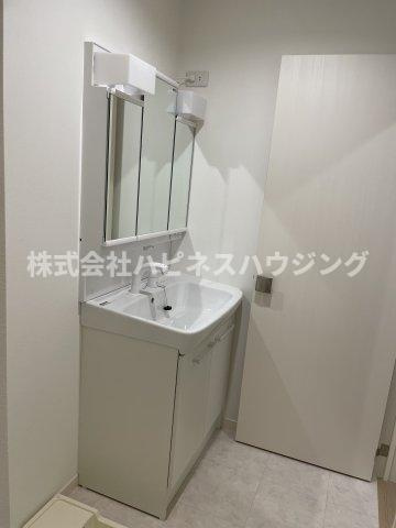 グレースシティ南柏の独立洗面台|明るい洗面所です