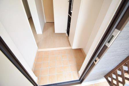 隼の玄関|下駄箱付きです