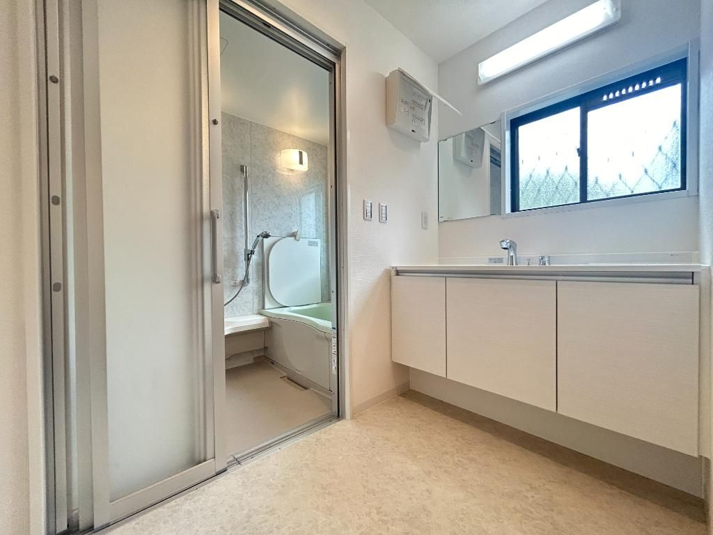 羽村市羽西１丁目の中古一戸建の独立洗面台