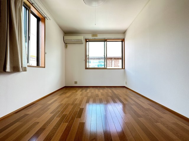 サンハイム C棟の洋室