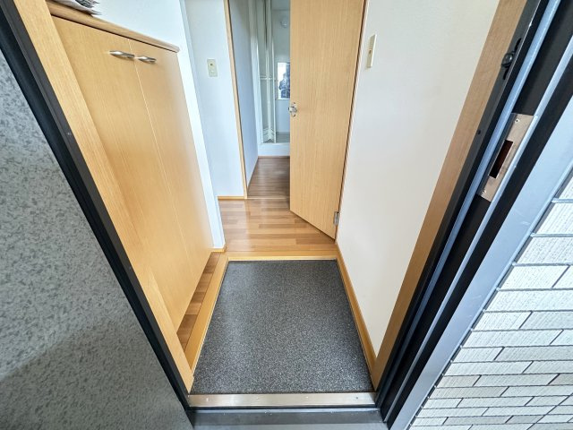 サンハイム C棟の玄関