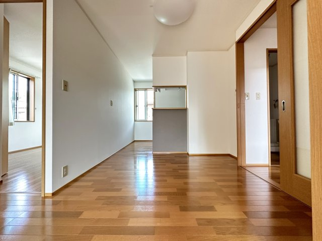 サンハイム C棟の居間・リビング