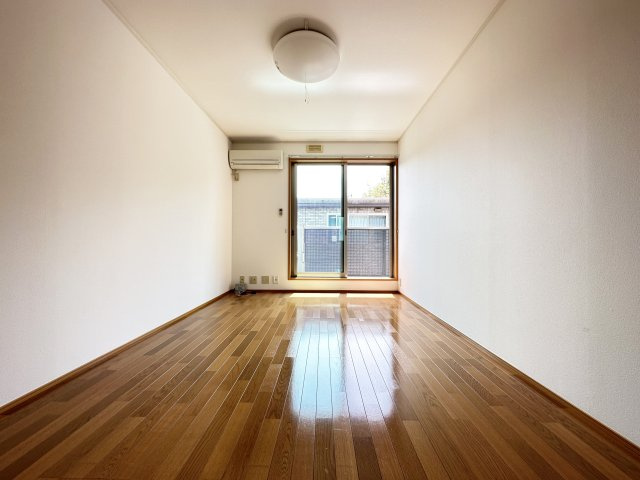 サンハイム C棟の洋室