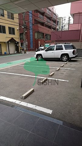 アソシアグロッツォタイムズスイート博多の駐車場