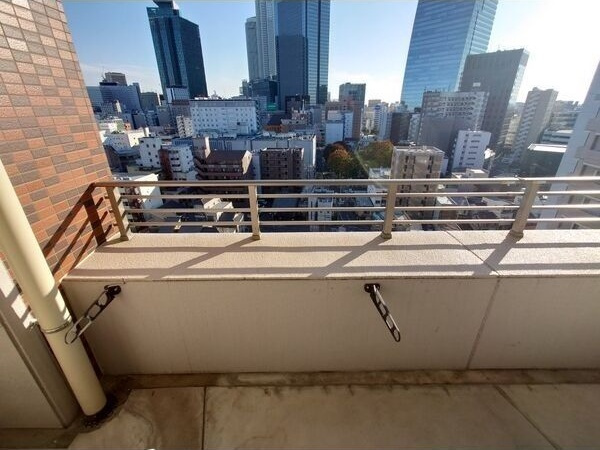 プラウランド名駅のバルコニー