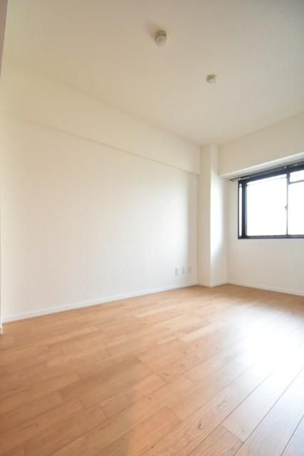 府中市是政５丁目の中古マンションの洋室