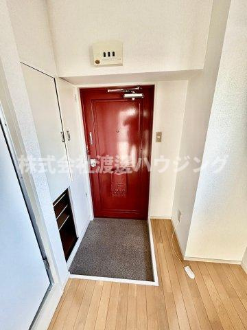 石田ビルの玄関