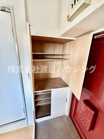 石田ビルの収納|玄関収納