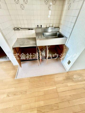 石田ビルのキッチン|キッチン下収納