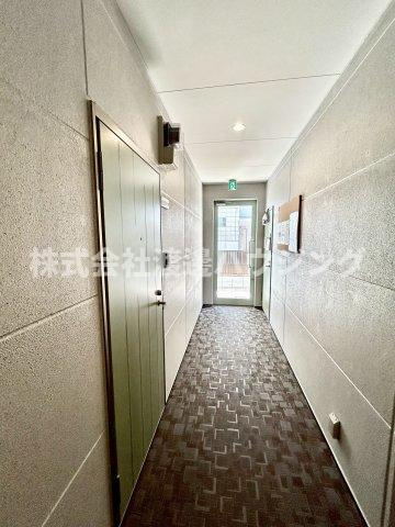 メゾン・シュシュ江坂のエントランス