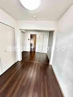 ライブガーデン江坂Ⅷの寝室