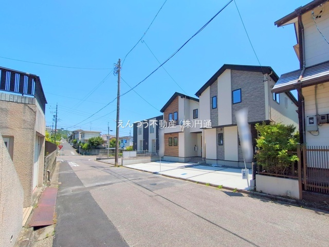 押沢台1期の前面道路含む現地写真