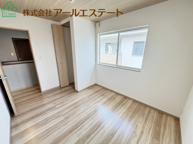 高砂市梅井2丁目　　山陽電鉄「山陽曽根駅」徒歩10分の洋室