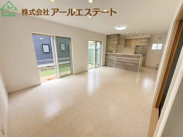 高砂市梅井2丁目　　山陽電鉄「山陽曽根駅」徒歩10分の居間・リビング