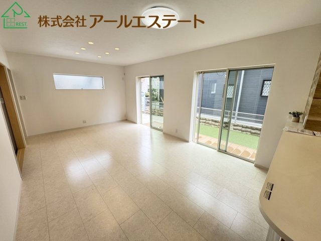 高砂市梅井2丁目　　山陽電鉄「山陽曽根駅」徒歩10分の居間・リビング