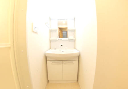 アルミック山荘の独立洗面台|独立洗面台あり、毎朝おしゃれに忙しい女性の方におすすめです