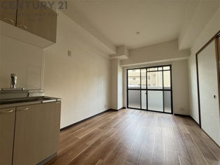 お隣の和室と繋げてご利用も可能！