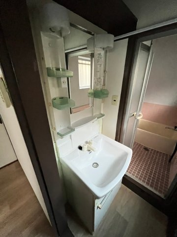 高丸７丁目戸建の洗面所