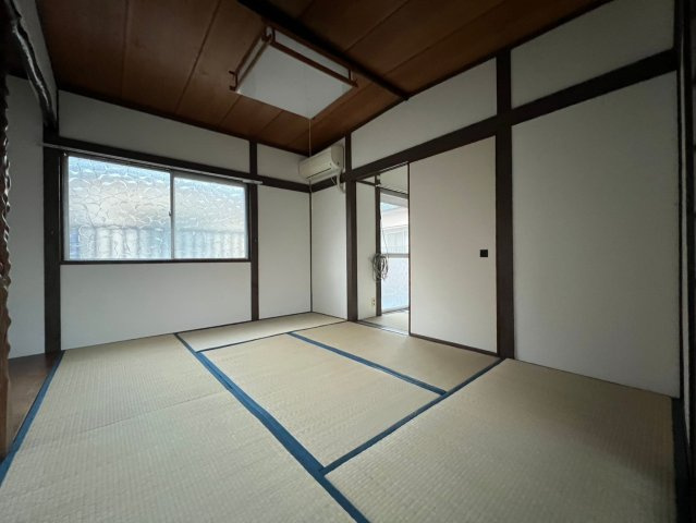 高丸７丁目戸建の居間・リビング