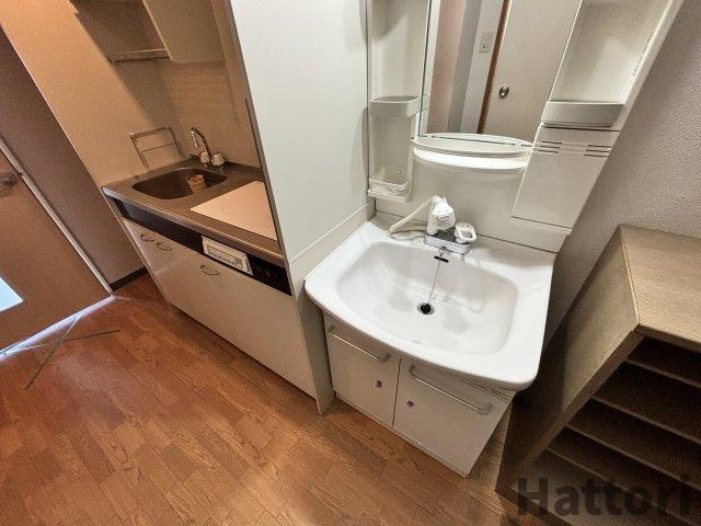 シャンヴェルジェ豊中Ⅰの独立洗面台