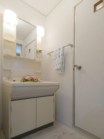 エミネントセジュールAの洗面所|スペースが確保できる洗面所です