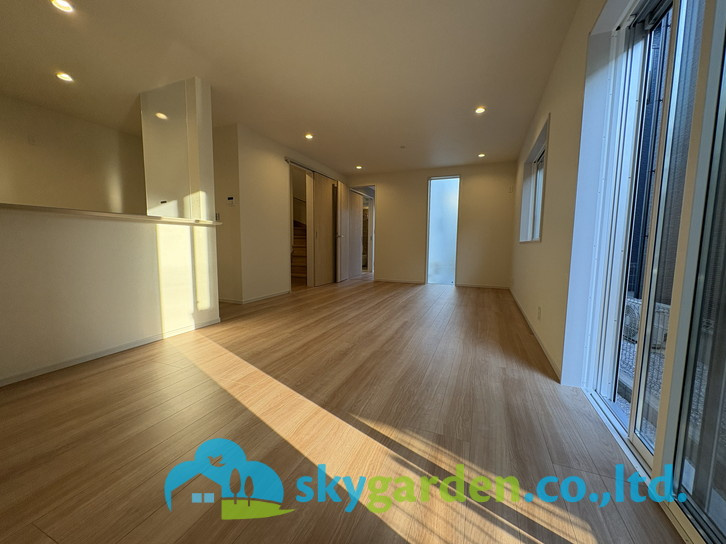 藤沢市遠藤2期　新築戸建　全1棟1号棟の居間・リビング