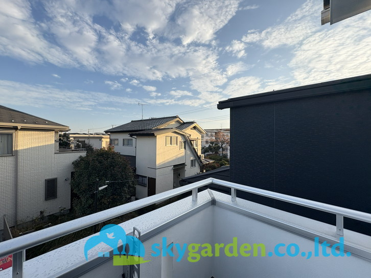 藤沢市遠藤2期　新築戸建　全1棟1号棟のバルコニー|広々としたバルコニーです