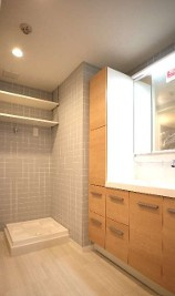 ◆リノベーション済み◆汲沢3丁目 中古マンション 2199万円の脱衣所