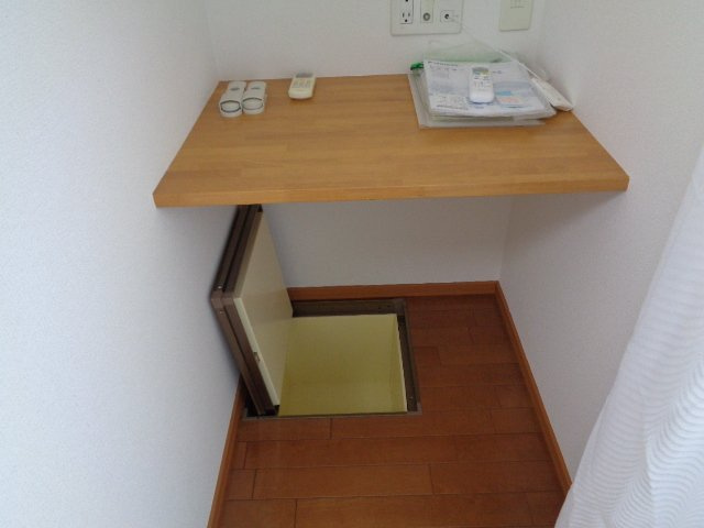 アイヴォリーの内装|PCデスク