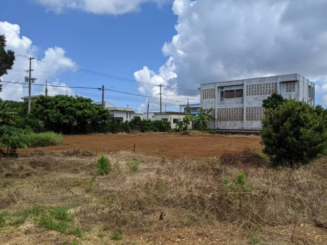 平良字荷川取　582坪