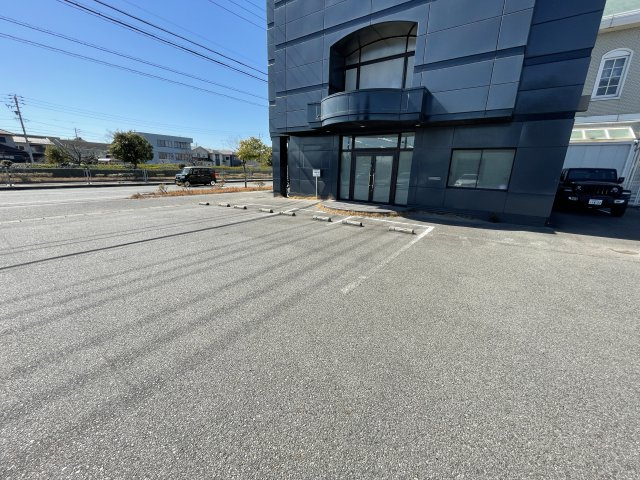 豊和ビルの駐車場