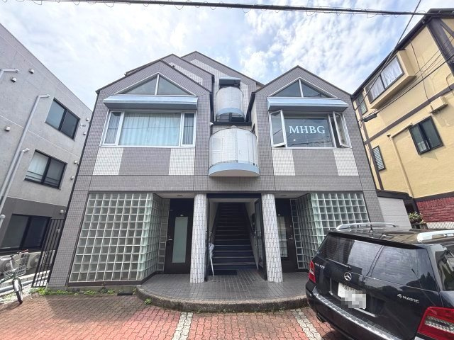 パンプアップ第2ビルの外観