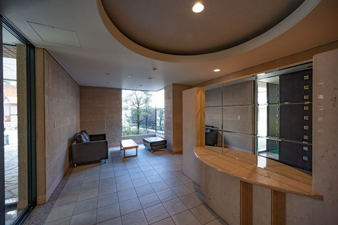 サーパス阿佐ヶ谷中杉通りのエントランス