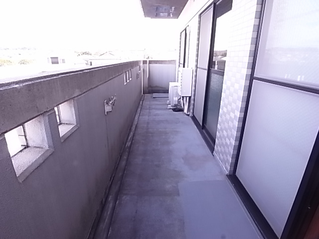 シェルハウスのバルコニー