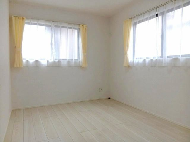 高知市竹島町　中古一戸建て（築浅）の洋室|洋室です