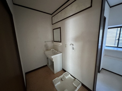 【洗面所】 | 蓑原町 900万円 4DK