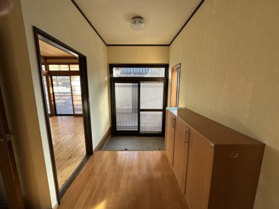 【玄関】 | 蓑原町 900万円 4DK