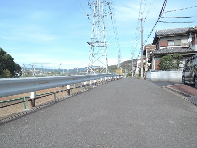 ハイツニシタニの周辺