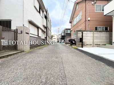 【前面道路含む現地写真】 | 狛江市駒井町1丁目　建築条件付売地　全1区画