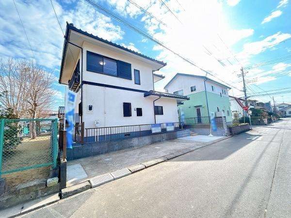 稲敷郡阿見町中央　中古戸建ての前面道路含む現地写真|『今から見たい！』大歓迎です♪
お気軽にＲ－ｈomeまでお問い合わせください。