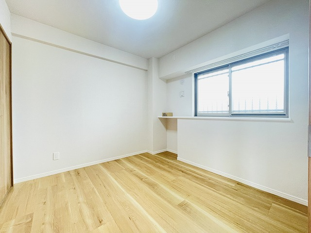 【洋室】 | ベルヴィ香椎六番館