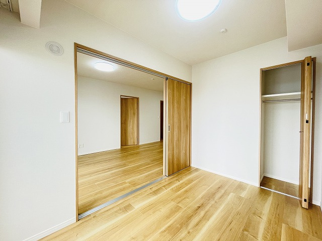 【洋室】 | ベルヴィ香椎六番館