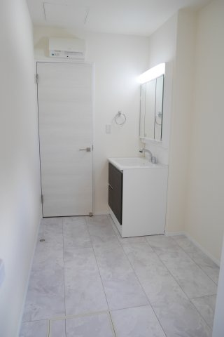 筑前町依井　新築戸建　4号棟　一建設の脱衣所