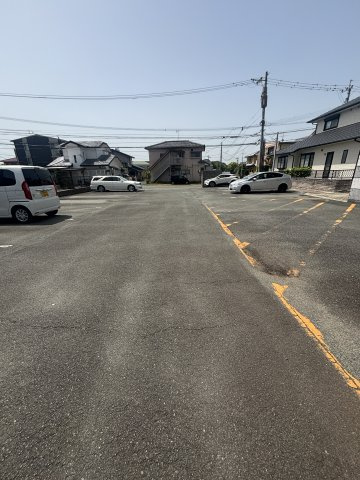 アイランドヒルズの駐車場