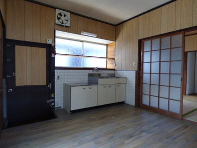 【キッチン】 | 文京台３丁目貸家 | キッチン横には勝手口もあります。　