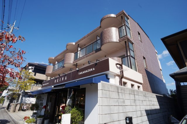 グレース逆瀬川の外観