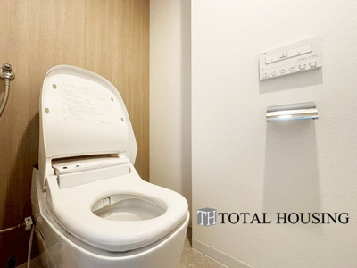 【トイレ】 | ロピア西町 | 温水洗浄機能付きトイレです♪